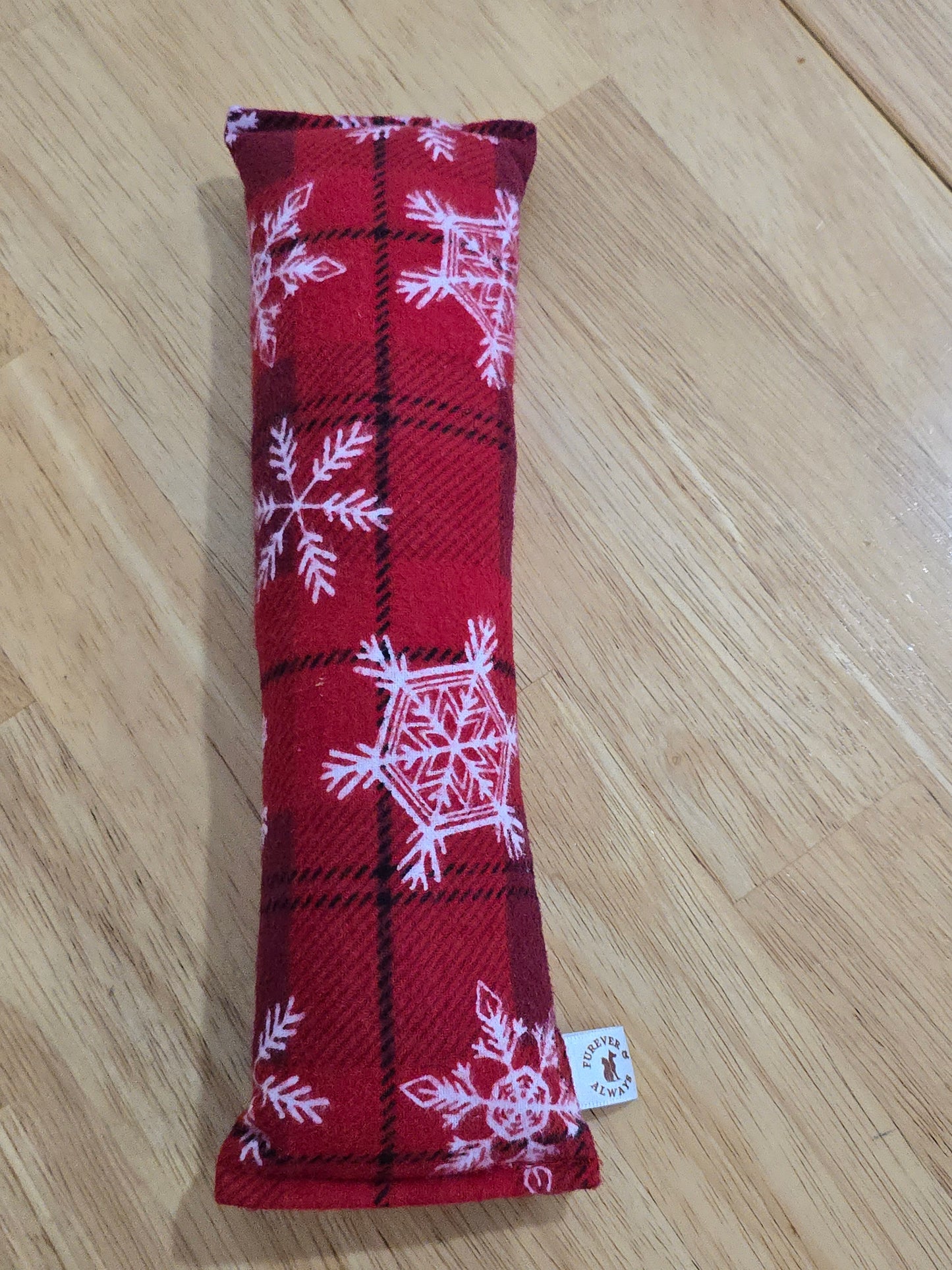 Red Snowflake Cat Kicker