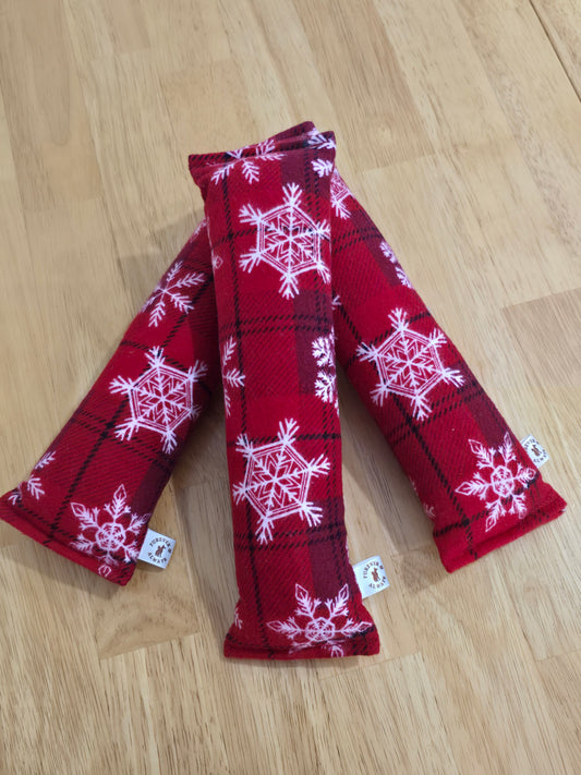 Red Snowflake Cat Kicker