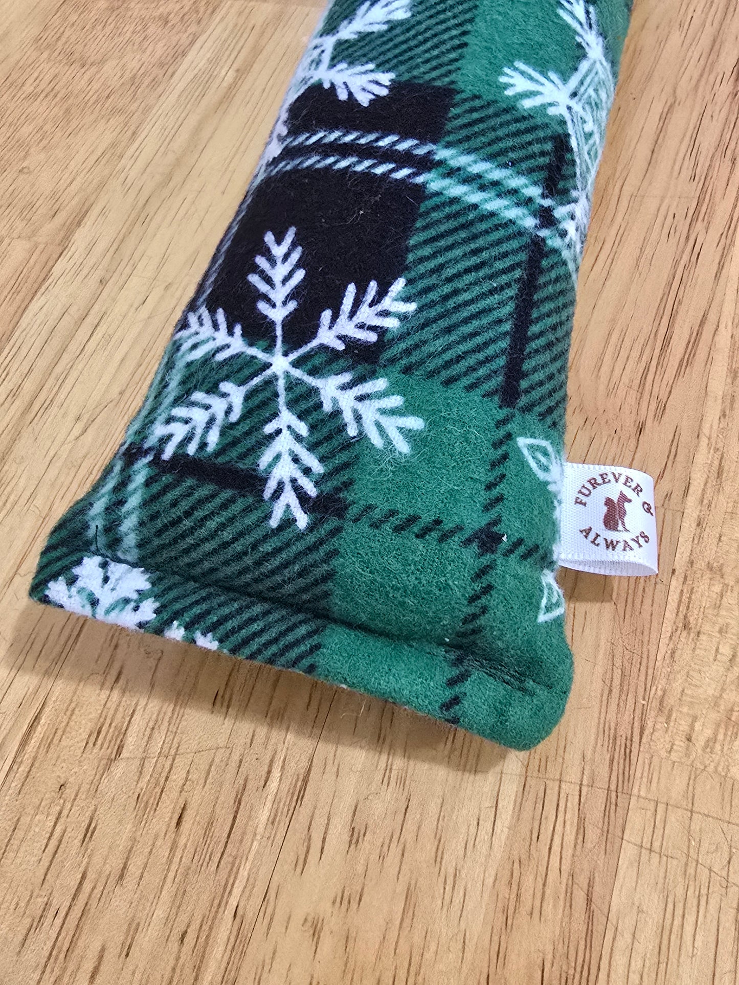 Green Snowflake Cat Kicker