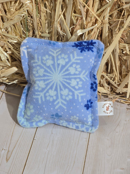 The Snowflake Collection Cat Pouncers